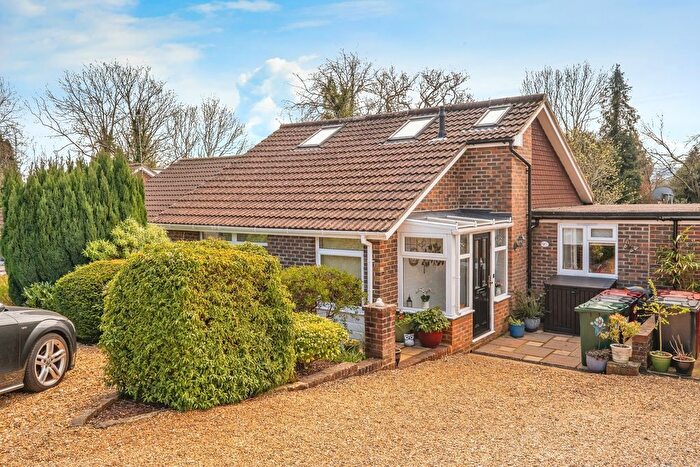 3 Bedroom Bungalow For Sale In Elmleigh, Midhurst, GU29
