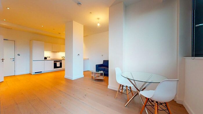 1 Bedroom Flat To Rent In Highgate Hill, London, N19