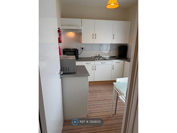 1 Bedroom Flat To Rent In St Margaret's Drive, Chesterfield, S40
