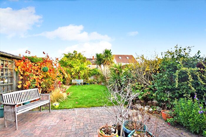 4 Bedroom Semi-Detached Bungalow To Rent In Park Road, Didcot, OX11