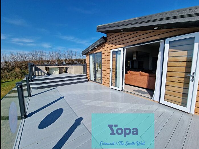 2 Bedroom Mobile/park Home For Sale In St Martin, Looe, PL13