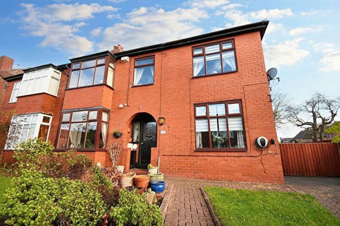 4 Bedroom Semi Detached House For Sale In Glendale Road, Eccles, M30