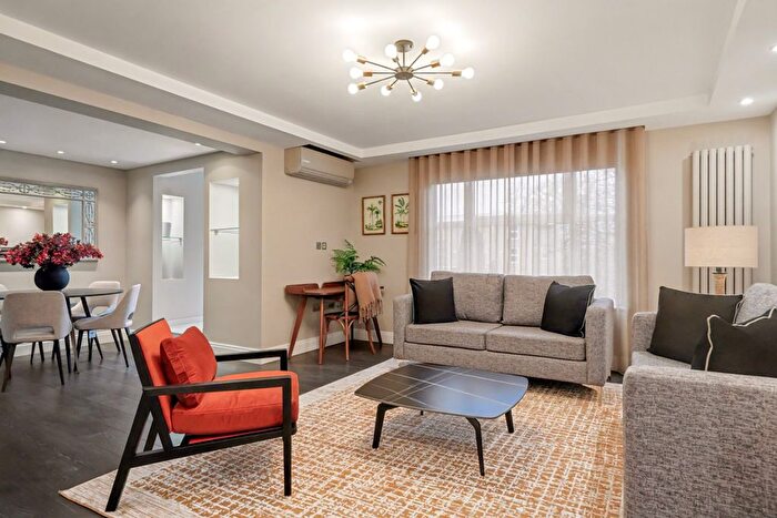 3 Bedroom Flat To Rent In Boydell Court, London, NW8