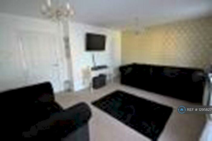 3 Bedroom Semi-Detached House To Rent In Heathland Way, Grays, RM16