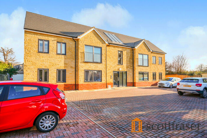 2 Bedroom Apartment To Rent In Old Orchard Court, OX28