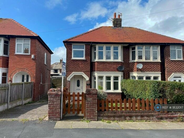 3 Bedroom Semi-Detached House To Rent In Fitzroy Road, Blackpool, FY2