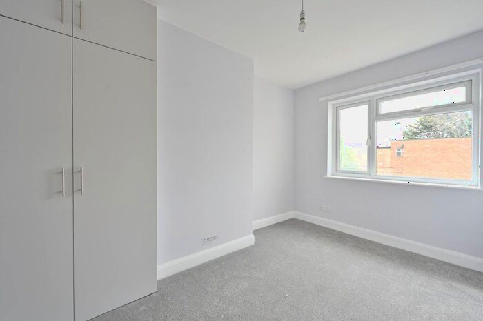 4 Bedroom End Of Terrace House To Rent In Ewell Road, Tolworth, Surbiton, KT6