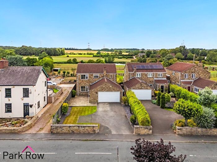 4 Bedroom Detached House For Sale In Ledgate Lane, Burton Salmon, Leeds, LS25