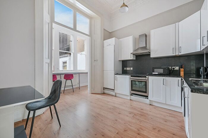 2 Bedroom Flat To Rent In Queens Gate, SW7