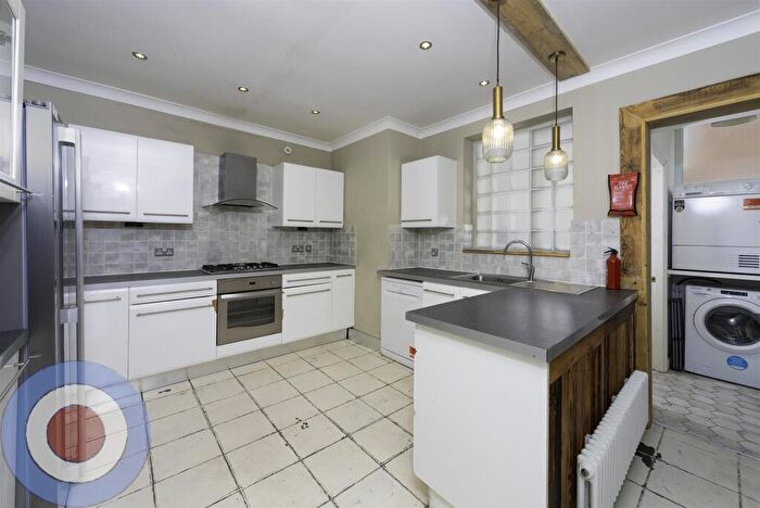 8 Bedroom House To Rent In Cape Street Manchester, M20
