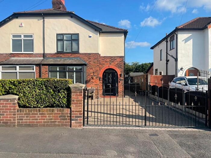 3 Bedroom Semi-Detached House For Sale In East Lancashire Road, Tyldesley, M29