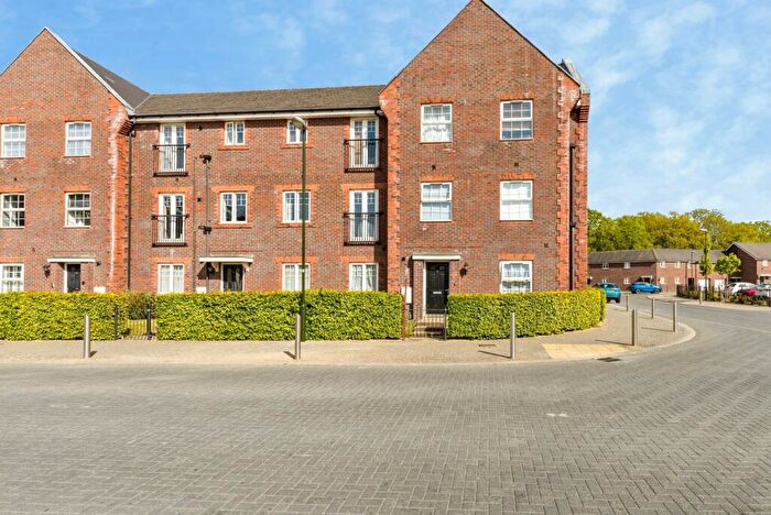 2 Bedroom Flat For Sale In Somerley Drive, Crawley, West Sussex, RH10