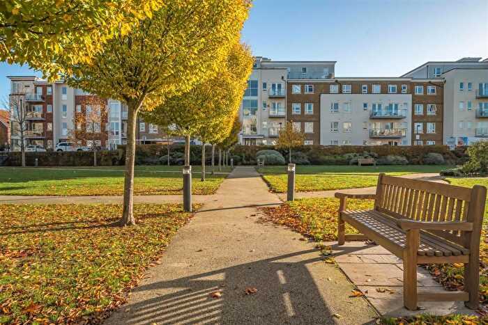 2 Bedroom Apartment For Sale In Kestrel Court, Heron Way, Maidenhead, SL6