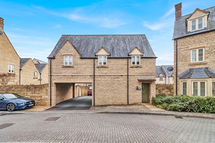 2 Bedroom Maisonette To Rent In Beecham Close, Cirencester, Gloucestershire, GL7