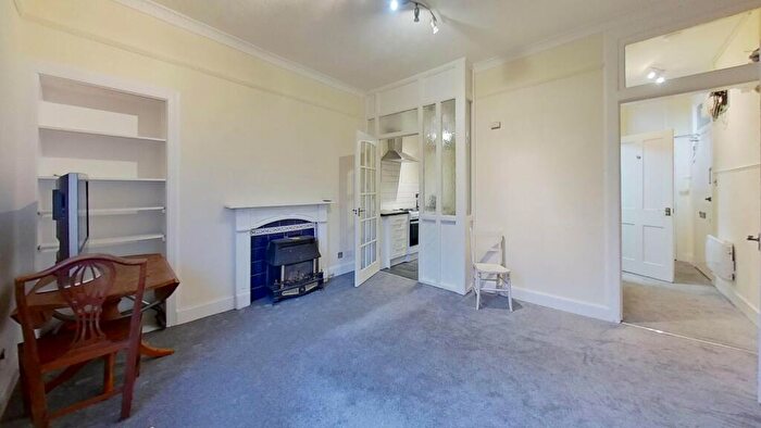1 Bedroom Flat To Rent In Peffer Bank, Edinburgh, EH16