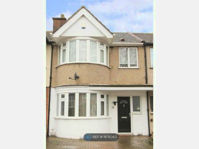 3 Bedroom Terraced House To Rent In Ravenswood Crescent, Harrow, HA2
