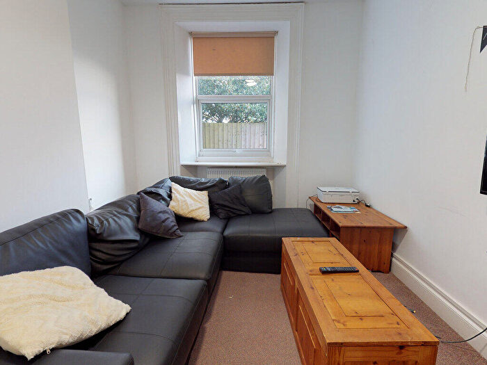 5 Bedroom Apartment To Rent In A North Friary House, PL4