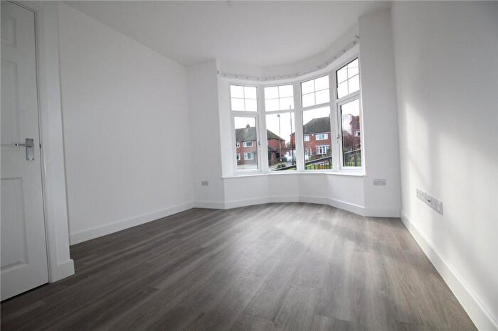 2 Bedroom Flat To Rent In Birmingham Road, Alvechurch, Birmingham, Worcestershire, B48