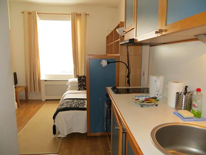 Studio To Rent In Fulham Palace Road, London, W6