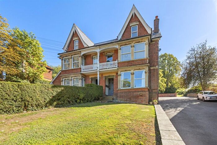 1 Bedroom Flat For Sale In Amersham Hill, High Wycombe, HP13