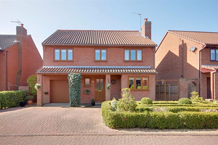 4 Bedroom Detached House For Sale In Village Farm Close, Newport, HU15