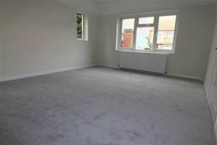 2 Bedroom Detached Bungalow To Rent In High Street, Great Wakering, SS3