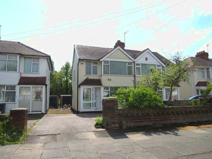 3 Bedroom House To Rent In The Radleys, Birmingham, B33