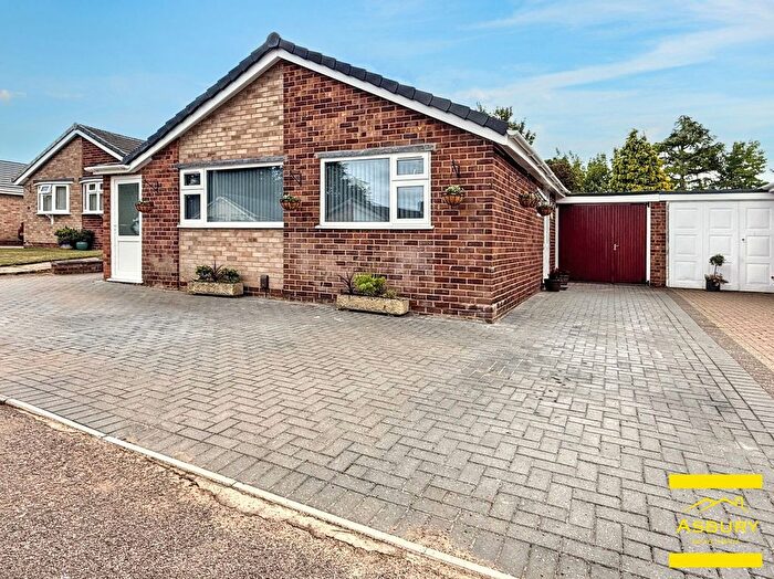 3 Bedroom Bungalow For Sale In Leomansley Close, Lichfield, WS13