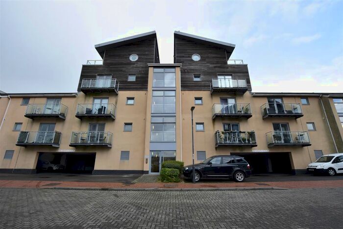 2 Bedroom Flat To Rent In Orellana House, Cei Dafydd, Barry, CF63