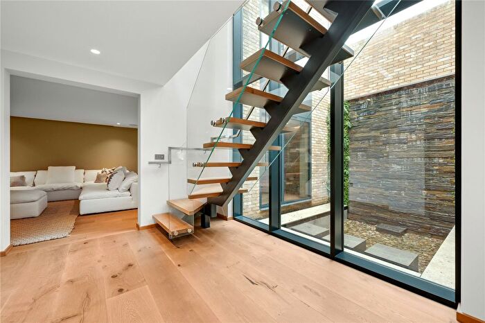 4 Bedroom Detached House To Rent In Lavender Mews, Surbiton, KT6