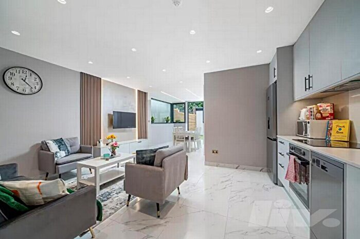2 Bedroom Apartment To Rent In Kingsbury Road, Kingsbury, NW9