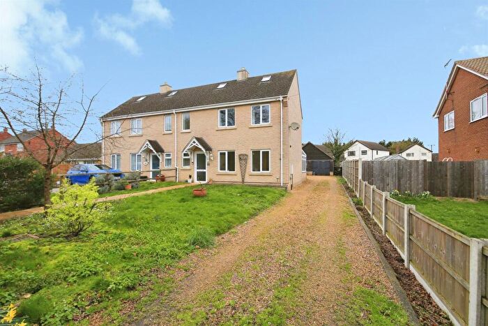 3 Bedroom Semi Detached House For Sale In Ashbeach Drove, Ramsey, Huntingdon, PE26