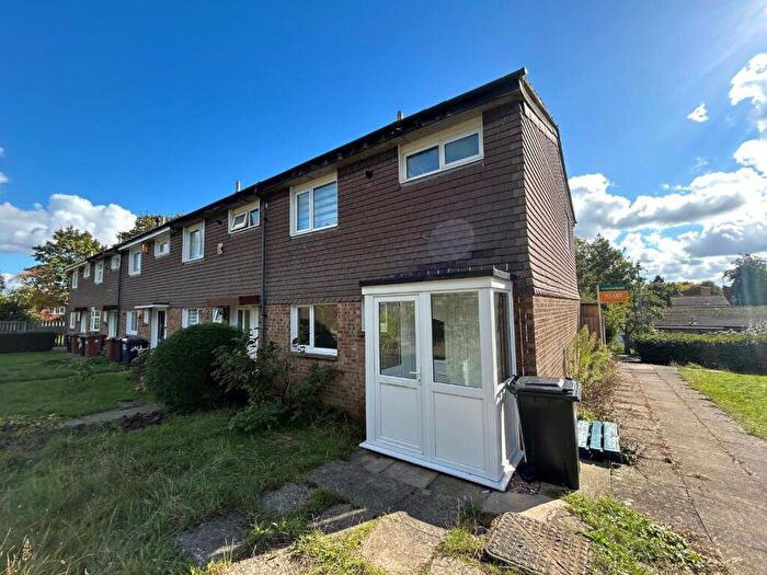 3 Bedroom End Of Terrace House To Rent In Drywell Court, Standens Barn, Northampton, NN3
