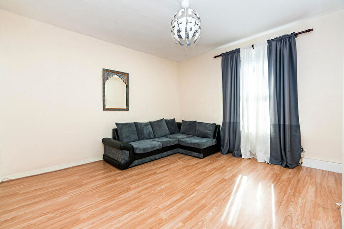 1 Bedroom Apartment To Rent In Brigstock House, Lilford Road, SE5