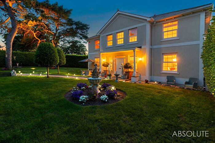 4 Bedroom Detached House For Sale In Oxlea Road, Torquay, TQ1