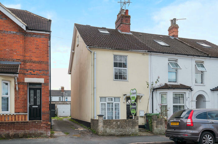 4 Bedroom End Of Terrace House To Rent In Barossa Road, Camberley, GU15