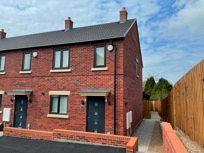 2 Bedroom End Of Terrace House To Rent In Little Hallam Hill, Ilkeston, DE7