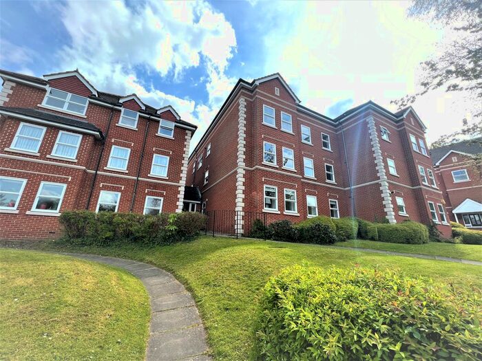 2 Bedroom Flat To Rent In Normanton Road, South Croydon, CR2