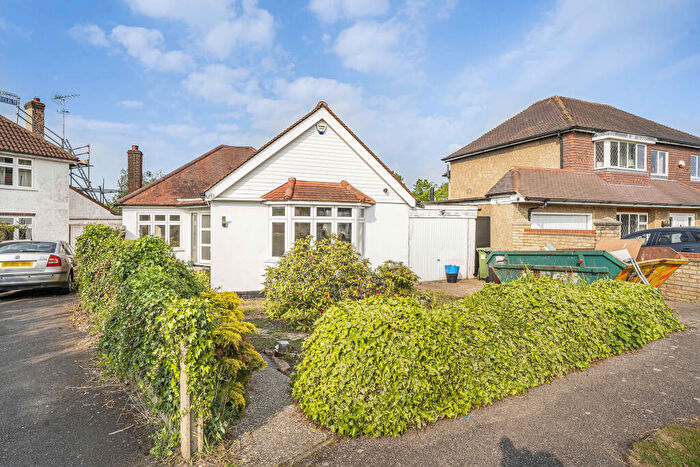 4 Bedroom Bungalow To Rent In Manor Road, Potters Bar, Hertfordshire, EN6