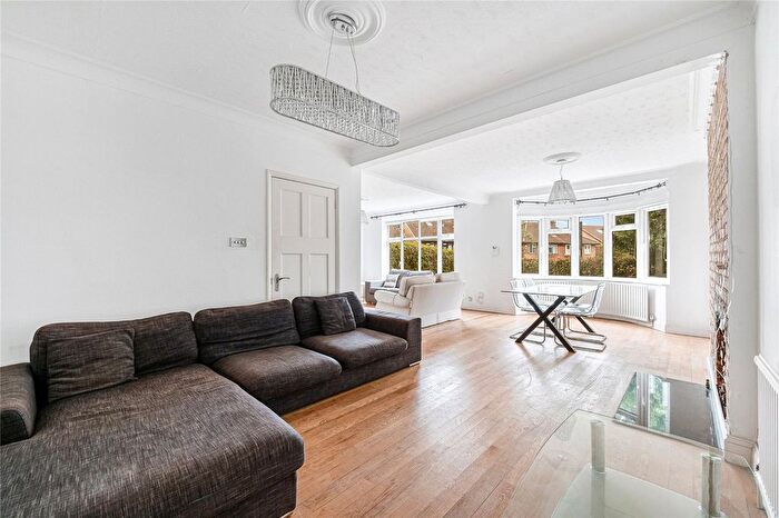 4 Bedroom Semi-Detached House For Sale In St. Dunstans Gardens, London, W3