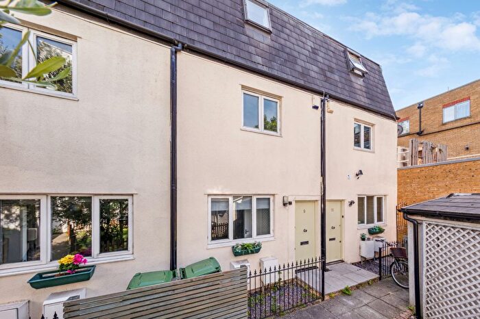 4 Bedroom Terraced House To Rent In Heritage Place, Earlsfield, SW18