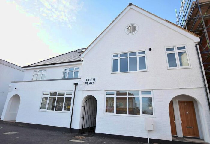 2 Bedroom Flat To Rent In London Road, North Cheam, Sutton, SM3