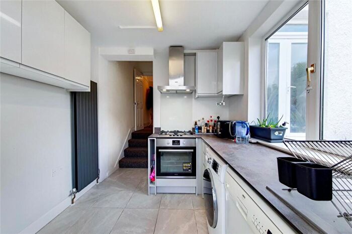 4 Bedroom Terraced House To Rent In Sandringham Road, Golders Hill Park, NW11