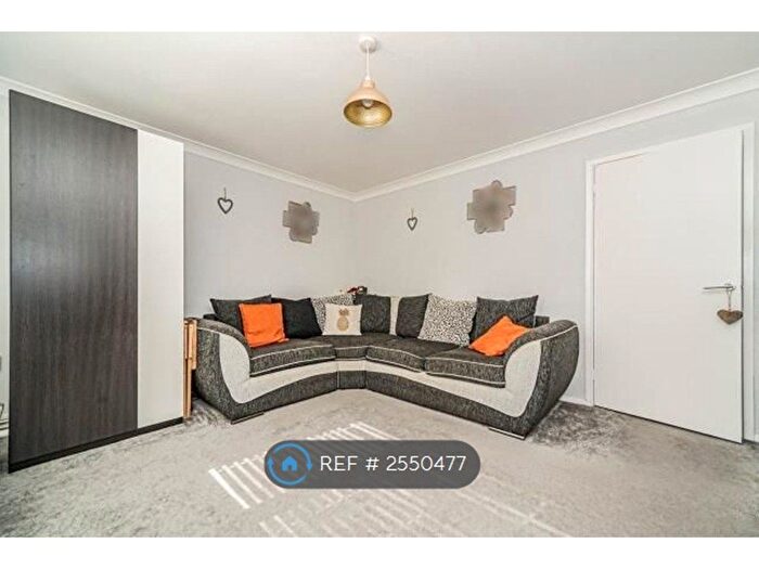 1 Bedroom Flat To Rent In Ripon Road, Stevenage, SG1