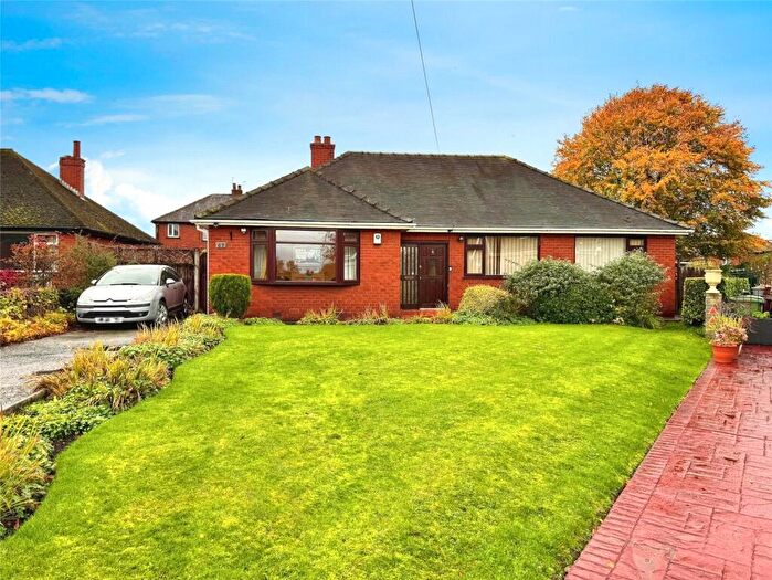 3 Bedroom Bungalow For Sale In Holcombe Crescent, Kearsley, Bolton, Greater Manchester, BL4