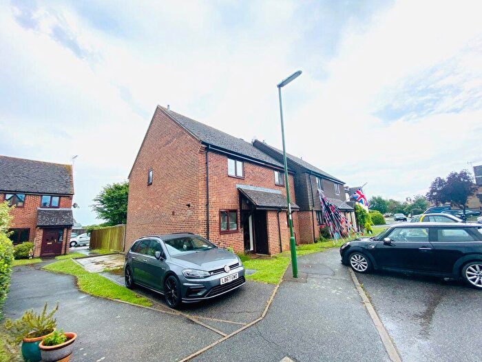 2 Bedroom House To Rent In Highfield Lane, Oving, PO20