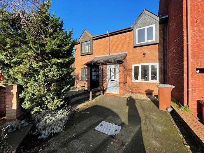 1 Bedroom Town House To Rent In Quayside Close, Nottingham, NG2