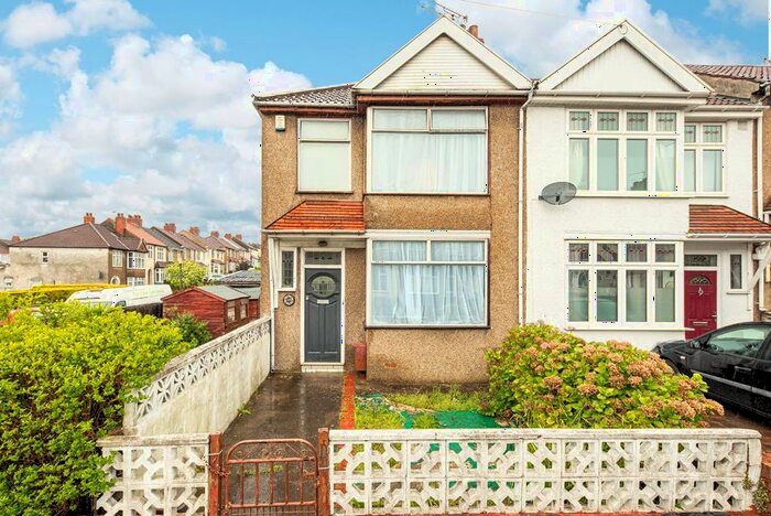 4 Bedroom End Of Terrace House To Rent In B Keys Avenue, Horfield, BS7