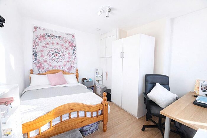 4 Bedroom End Of Terrace House To Rent In Teversal Avenue, Nottingham, NG7