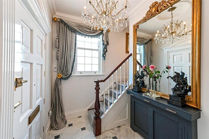 5 Bedroom Detached House For Sale In King Street, Arundel, West Sussex, BN18